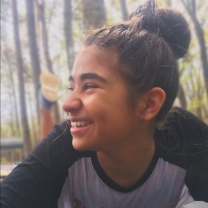 Meet your Posher, Leslye